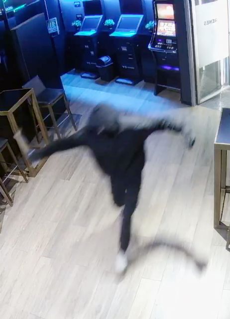 La Guardia Civil detiene a dos hombres por el atraco a un salón de juegos en Águilas - 2, Foto 2
