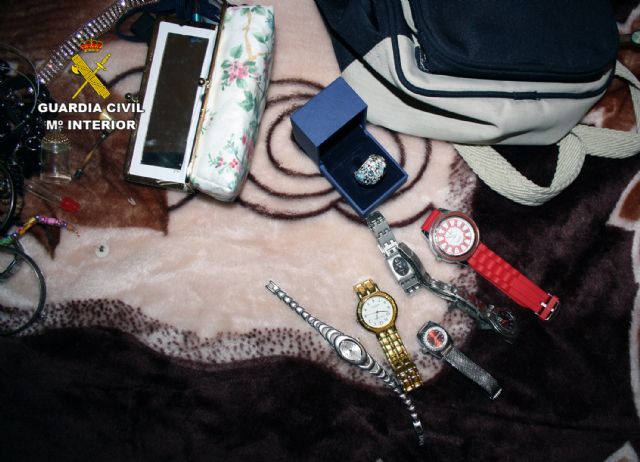 La Guardia Civil desmantela una vivienda dedicada al tráfico de droga y detiene a su propietaria por delito de robo con violencia e intimidación - 3, Foto 3