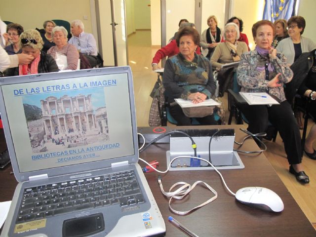 El taller, De las Letras a la Imagen, reunió a más de treinta mayores en La Milagrosa - 1, Foto 1