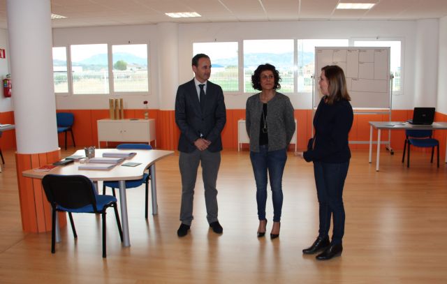 El director del Info visita la incubadora de proyectos de Beniel - 1, Foto 1