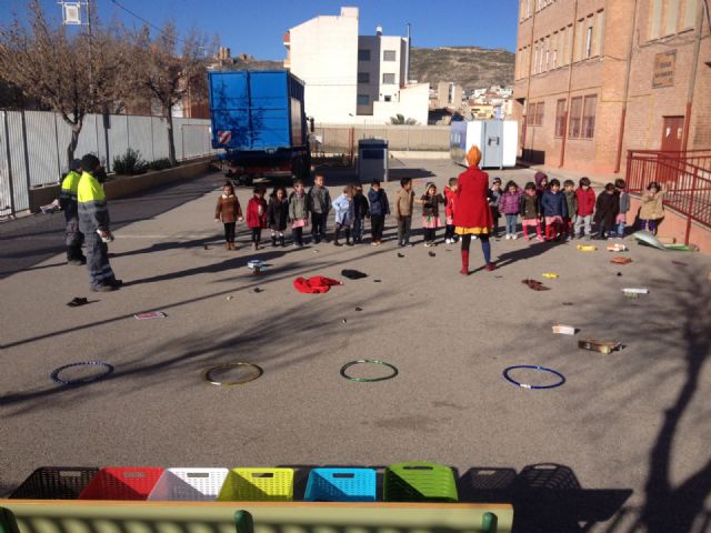 Medio Ambiente fomenta el reciclaje con varias actividades en los colegios - 5, Foto 5