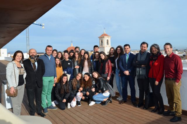 El Alcalde recibe a un grupo de estudiantes italianos de intercambio con alumnos del IES Mar Menor - 1, Foto 1