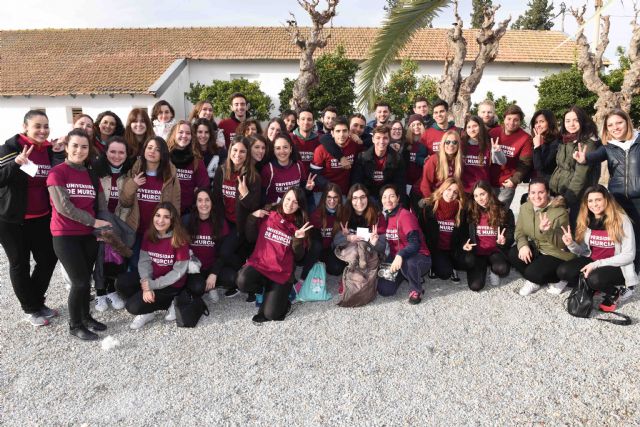 Estudiantes de Enfermería, Medicina y Psicología de la UMU participaron en simulacro de accidente aéreo - 1, Foto 1