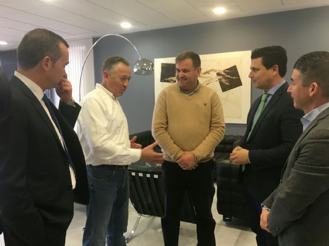 El Ayuntamiento de San Javier y el comité de empresa de AENA en el Aeropuerto se unen - 1, Foto 1