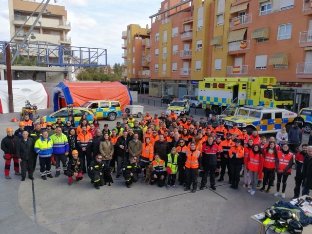 La Comunidad expone material para la atención de emergencias y realiza exhibiciones en Alcantarilla por el Día Europeo del 1-1-2 - 1, Foto 1