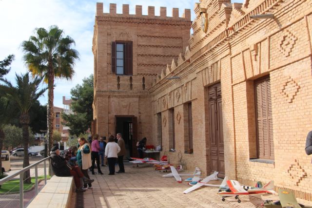Decenas de personas disfrutan de la exposición estática del Club de Aeromodelismo Mar menor - 2, Foto 2