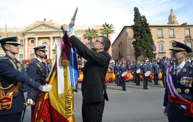 350 vecinos de Murcia demuestran su fidelidad a España en la Jura de Bandera - 2, Foto 2