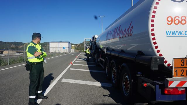 Camiones y autobuses estuvieron implicados en el 13% de los accidentes con víctimas registrados en nuestras carreteras en 2019 - 2, Foto 2