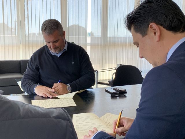 El Ayuntamiento firma un convenio con Leroy Merlin que acogerá las prácticas del curso profesional de auxiliar de almacén - 3, Foto 3