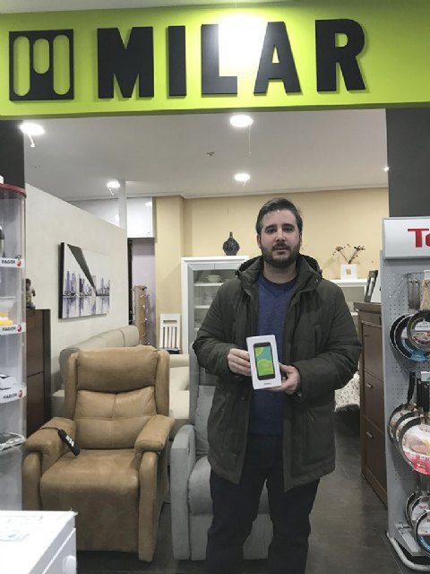 La Canasta Milar hace entrega del primer smartphone del año - 1, Foto 1