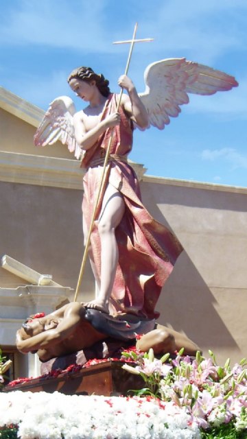 Cinco décadas y media de fe popular y multitudinaria: la Cofradía del Cristo Crucificado de Las Torres de Cotillas - 2, Foto 2