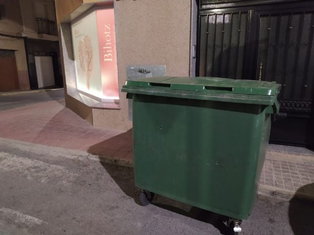 Ciudadanos Yecla solicita que todos contenedores de basura  deteriorados y sin pedal para su apertura, sean sustituidos con urgencia - 1, Foto 1