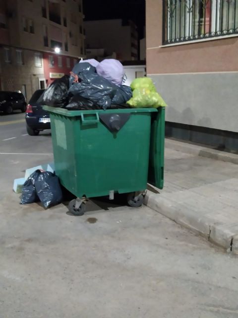 Ciudadanos Yecla solicita que todos contenedores de basura  deteriorados y sin pedal para su apertura, sean sustituidos con urgencia - 2, Foto 2