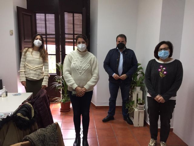 El Ayuntamiento trabajará junto a la Fundación Cepaim, la Federación de Organización de Mujeres y La Caixa para mejorar las competencias de las mujeres de las pedanías del sur del municipio - 1, Foto 1