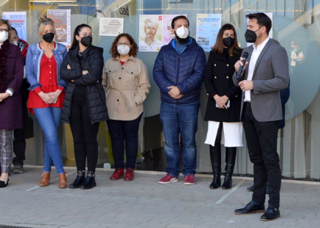 Las Torres de Cotillas recuerda con un minuto de silencio a la joven asesinada en Totana en un nuevo caso de violencia de género - 5, Foto 5