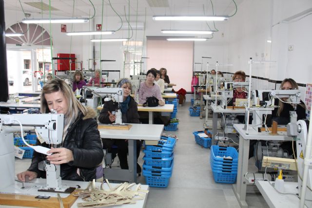 Taller de aparado en Jumilla con 30 puestos de trabajo - 2, Foto 2