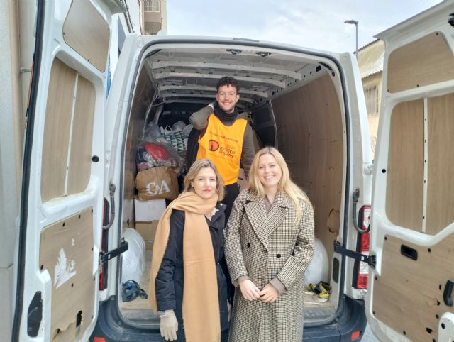 Entrega ropa campaña eres una prenda - 3, Foto 3