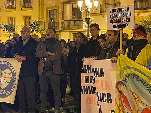 Aledo estuvo presenta en la manifestación por una Sanidad Pública de calidad en el Área III - 1, Foto 1