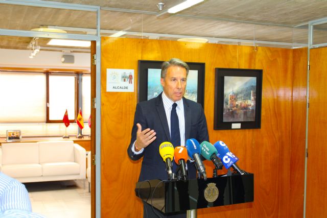 El alcalde de Lorca anuncia que redoblarán esfuerzos para conseguir una solución favorable definitiva para los vecinos de Puntas de Calnegre - 1, Foto 1