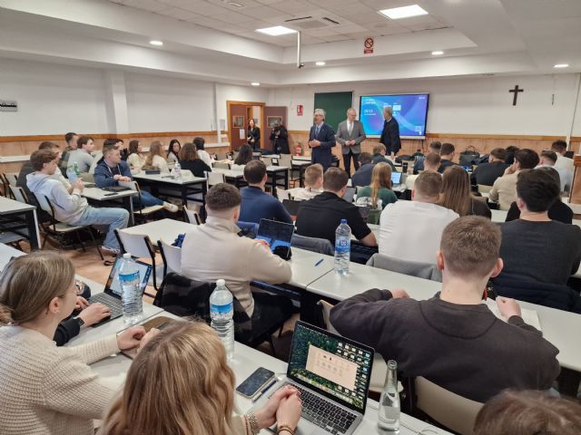 La UCAM refuerza sus lazos con Alemania acogiendo a estudiantes de la FOM y profesionales de Aldi - 1, Foto 1
