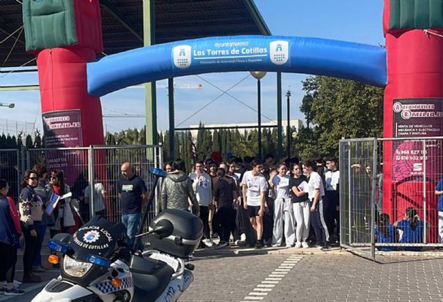 El IES La Florida celebra su I Carrera Solidaria y recauda fondos para el IES La Sénia de Paiporta - 1, Foto 1