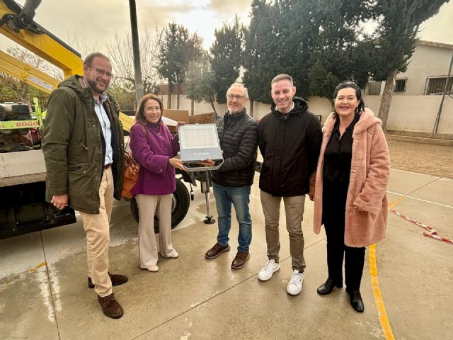 La pista deportiva del CEIP Torreteatinos de El Raal estrena nueva iluminación LED - 1, Foto 1