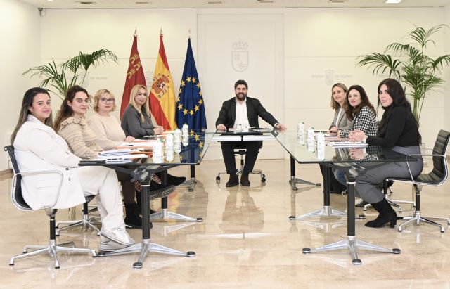 El presidente Fernando López Miras se reúne con la Fundación Secretariado Gitano - 1, Foto 1