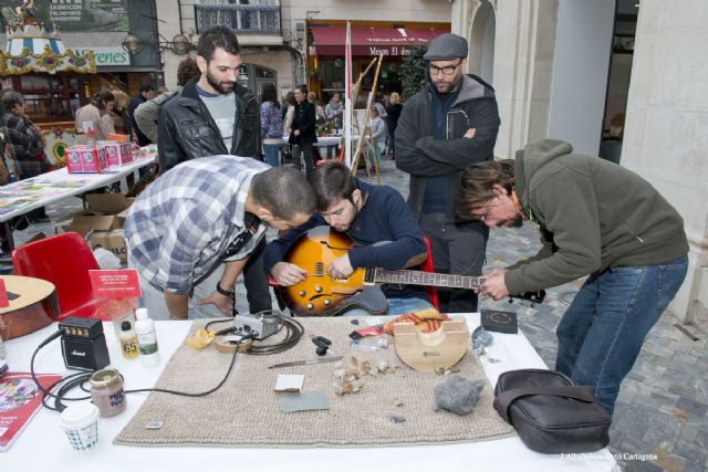 Arte por un lápiz, trueque solidario en el Icue - 4, Foto 4