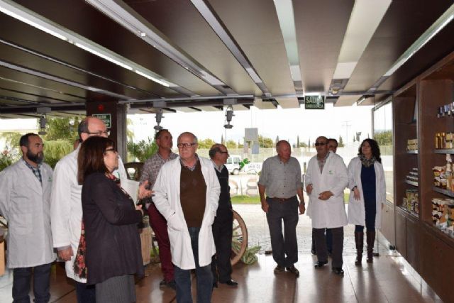 La ex ministra Cristina Narbona visita COATO, Foto 7