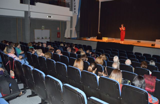 Los adultos también celebran el 8 de marzo en Las Torres de Cotillas con unos 'Cuentos a la luz de una vela' - 1, Foto 1