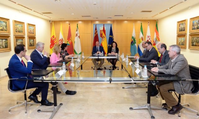 Los ocho municipios de la Región con menos de 5.000 habitantes recibirán 900.000 euros para su financiación - 3, Foto 3