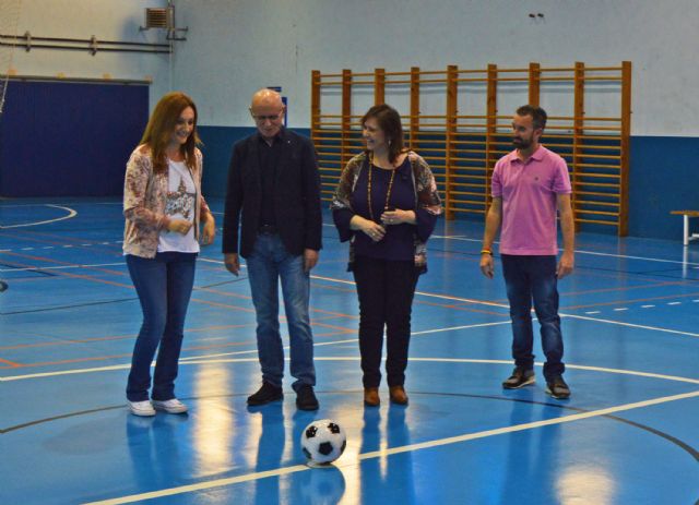 Las torreñas juegan al fútbol sala para festejar el Día Internacional por los Derechos de la Mujeres y la Paz Mundial - 2, Foto 2