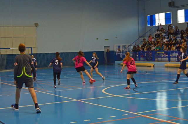 Las torreñas juegan al fútbol sala para festejar el Día Internacional por los Derechos de la Mujeres y la Paz Mundial - 4, Foto 4