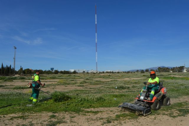 El Ayuntamiento acomete diversas labores de acondicionamiento en el parque de La Emisora - 1, Foto 1