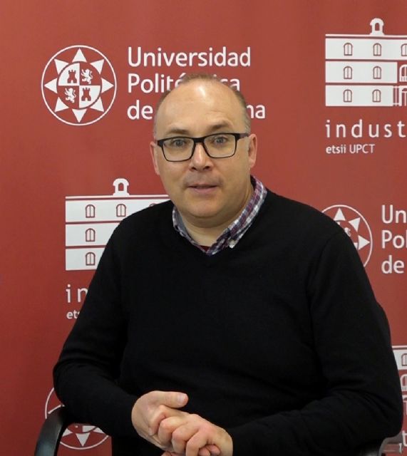 Un profesor apoya con sus vídeos de matemáticas a quienes se han quedado sin clase por el coronavirus - 2, Foto 2