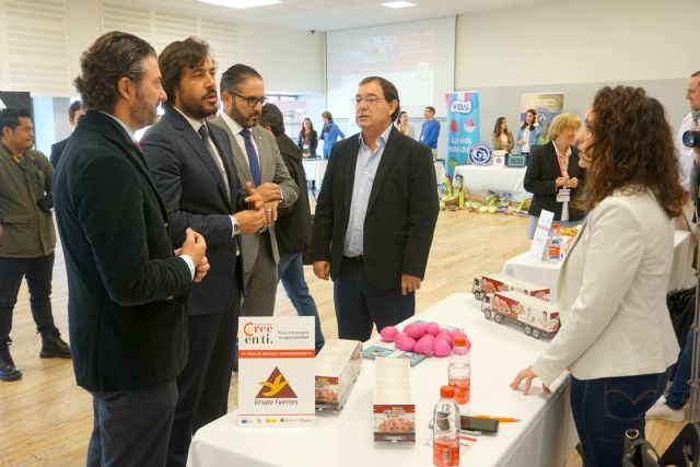 El paro juvenil cae casi el doble que el del conjunto de la población - 1, Foto 1