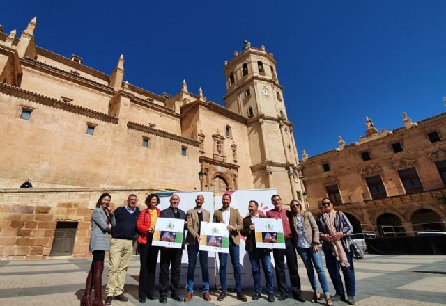 Lorca celebrará el Día de San Patricio con multitud de actividades en calle Corredera y Plaza de España, y la iluminación de color verde de la antigua Colegiata - 1, Foto 1