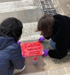 Una campaña medioambiental alerta sobre los residuos que llegan al mar con mensajes en imbornales del municipio - 2, Foto 2
