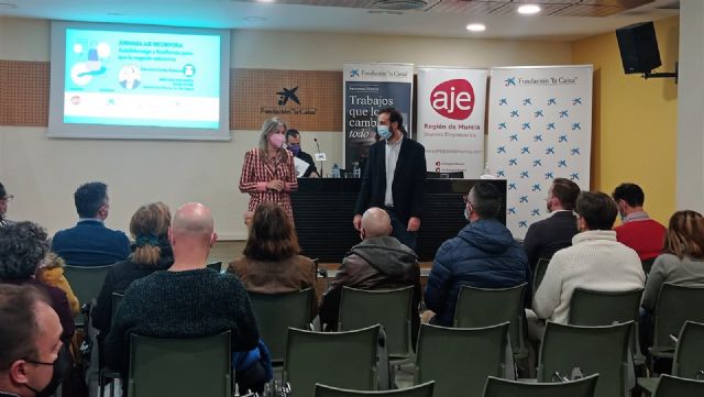 AJE y la Fundación la Caixa ayudarán a emprendedores en riesgo de exclusión social a crear sus empresas - 2, Foto 2