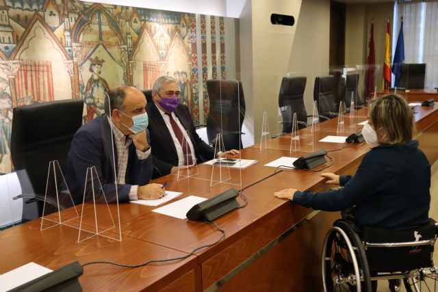 El grupo liberal propone un estudio objetivo para el homenaje y reconocimiento a las figuras relevantes de la Región - 1, Foto 1