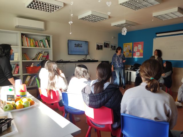 Gynea, la línea de salud de la mujer de Kern Pharma, impulsa un encuentro con adolescentes para hablar sobre cuidado e higiene íntima - 1, Foto 1