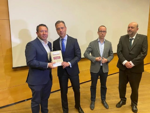 Mula recibe el archivo digitalizado del Padrón de Vecinos de 1875 - 1, Foto 1