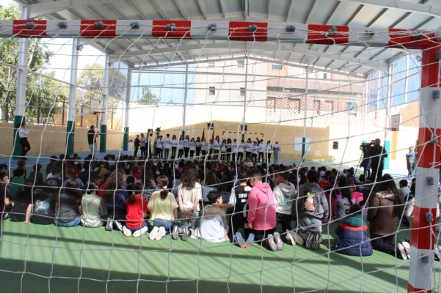 Se inaugura la nueva pista polideportiva del CEIP Santiago después de años de reivindicaciones de la comunidad educativa, Foto 3