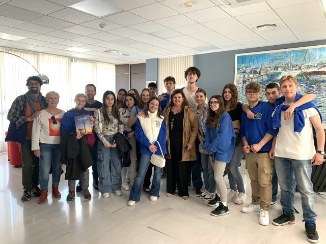 Visita al Ayuntamiento de un grupo de estudiantes italianos de intercambio en San Javier - 1, Foto 1