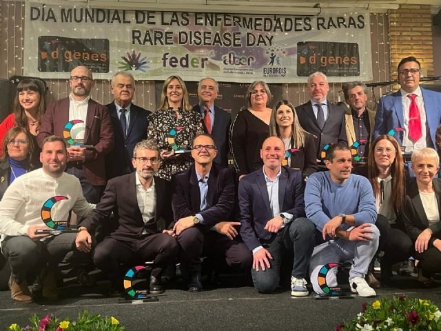 El Ayuntamiento de Mazarrón recibe el premio a la institución pública dentro de los Premios D´Genes 2024 - 1, Foto 1
