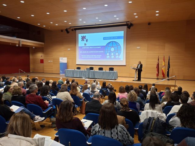 Más de 200 docentes participan en la IV Jornada de Intercambio de Experiencias para la Mejora de la Convivencia Escolar - 1, Foto 1
