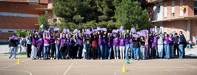El IES Valle del Segura celebra el 8M a vista de dron - 2, Foto 2