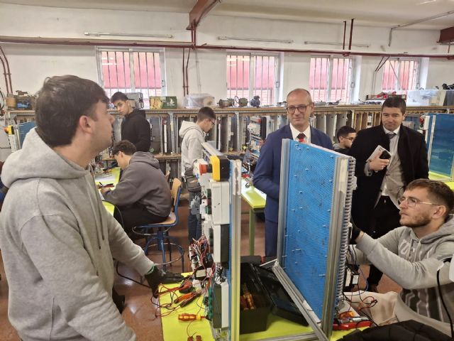 La Consejería de Educación destina cerca de medio millón de euros para que los centros de FP pongan en marcha proyectos de innovación - 3, Foto 3