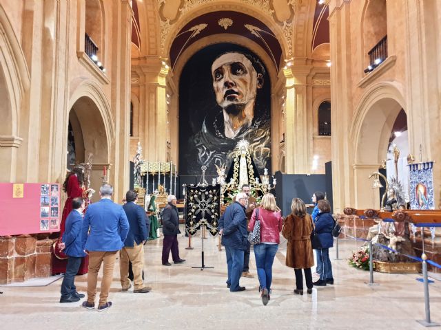 La Semana Santa de Caravaca de la Cruz exhibe su patrimonio en la Compañía de Jesús - 2, Foto 2