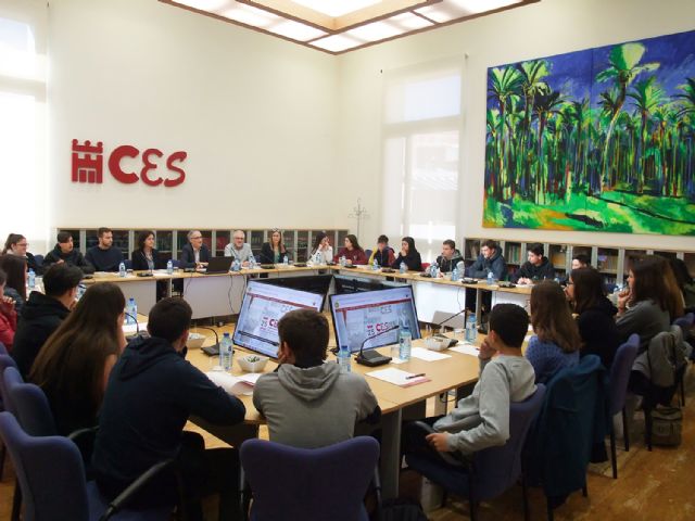 El Consejo Económico y Social de la Región de Murcia recibe a alumnos del IES Diego Tortosa de Cieza - 1, Foto 1